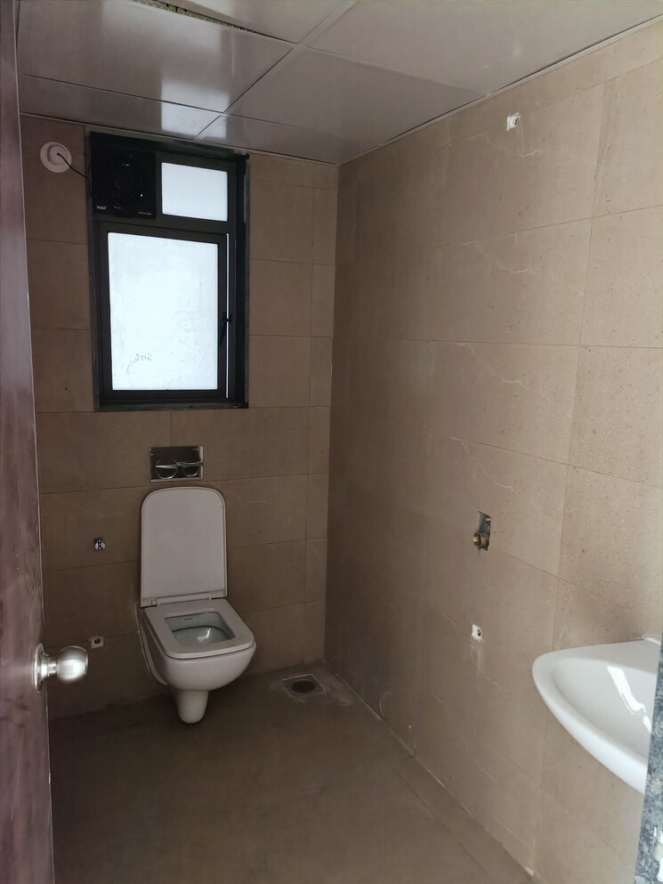 Bathroom, runwal-eirene-phase-2 4 Bedroom 1136 Sq.Ft. Apartment In Balkum Pada Thane 8112700