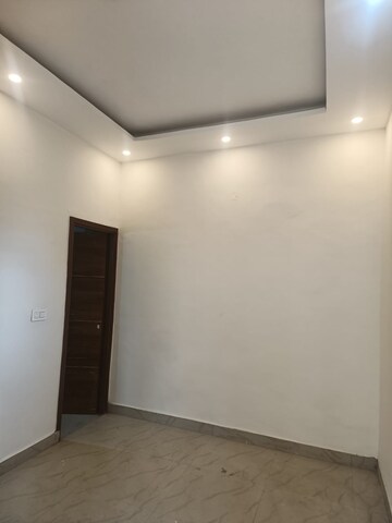 Room in 3.5 BHK Penthouse at Maya Garden City, Lohgarh – for Rent