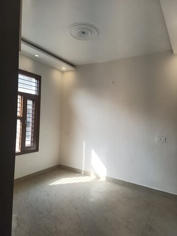 Room in 3.5 BHK Penthouse at Maya Garden City, Lohgarh – for Rent