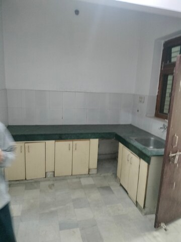 Kitchen in 2 BHK Builder Floor at Gomti Nagar – for Rent