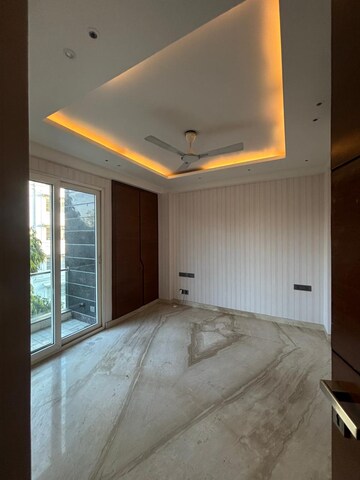 Bedroom in 3 BHK Builder Floor at Defence Colony – for Rent