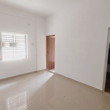 Room in 2 BHK Apartment at Sodepur – for Sale