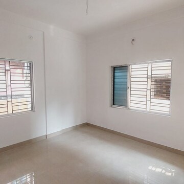 Room in 2 BHK Apartment at Sodepur – for Sale