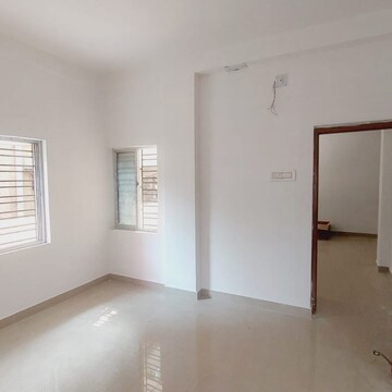 Room in 2 BHK Apartment at Sodepur – for Sale