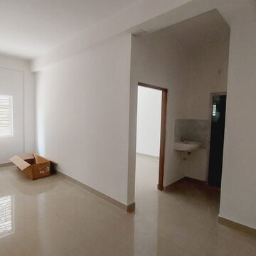 Room in 2 BHK Apartment at Sodepur – for Sale