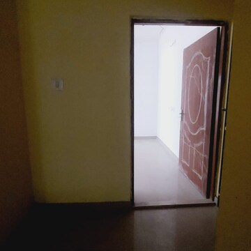 Room in 2 BHK Apartment at Sodepur – for Sale