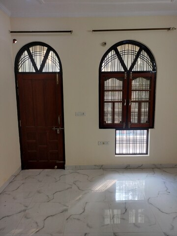 Furnished Amenities in 2 BHK Builder Floor at Gomti Nagar – for Rent