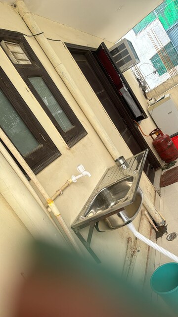 Furnished Amenities in 1 RK Builder Floor at Sushant Lok 3, Sector 57 – for Rent
