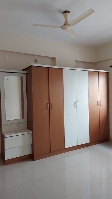 Room in 2 BHK Apartment at Shrivenns Gokulam, Whitefield – for Sale