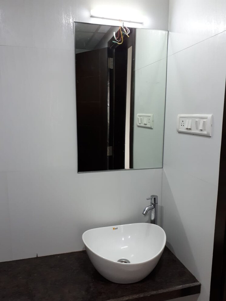 Bathroom, lalani-grandeur 3 Bedroom 1400 Sq.Ft. Apartment In Goregaon East Mumbai 8112895