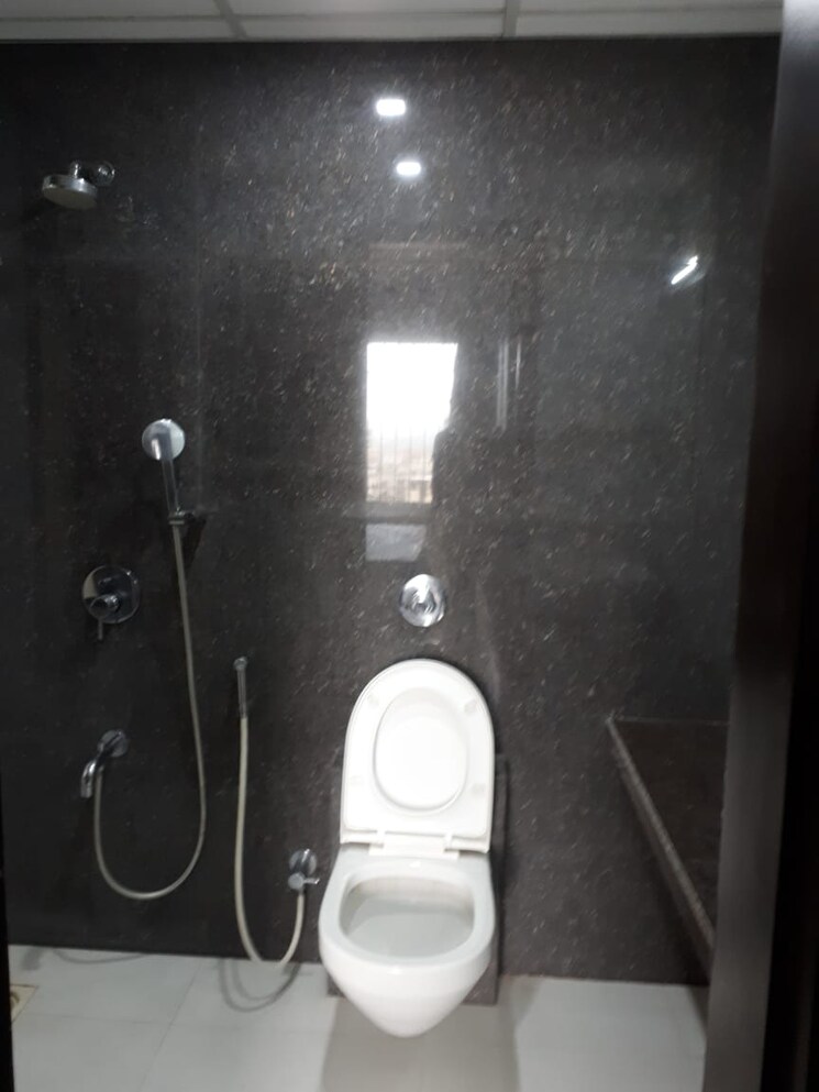 Bathroom, lalani-grandeur 3 Bedroom 1400 Sq.Ft. Apartment In Goregaon East Mumbai 8112895