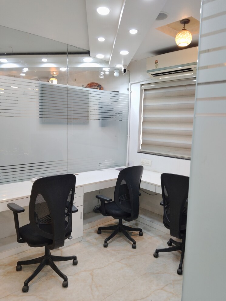 Team Area, netaji subhash place Commercial Office Space 1699 Sq.Ft. In Netaji Subhash Place Delhi 8112899