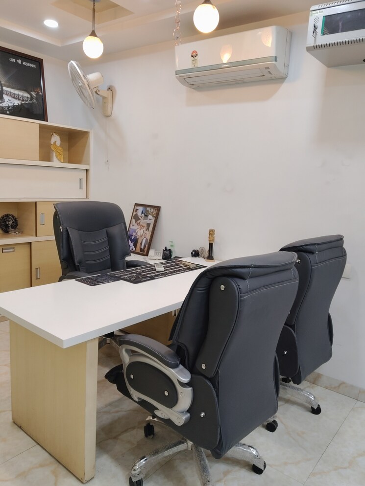 Team Area, netaji subhash place Commercial Office Space 1699 Sq.Ft. In Netaji Subhash Place Delhi 8112899