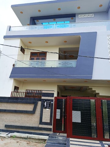 2 BHK Builder Floor For Rent in Gomti Nagar