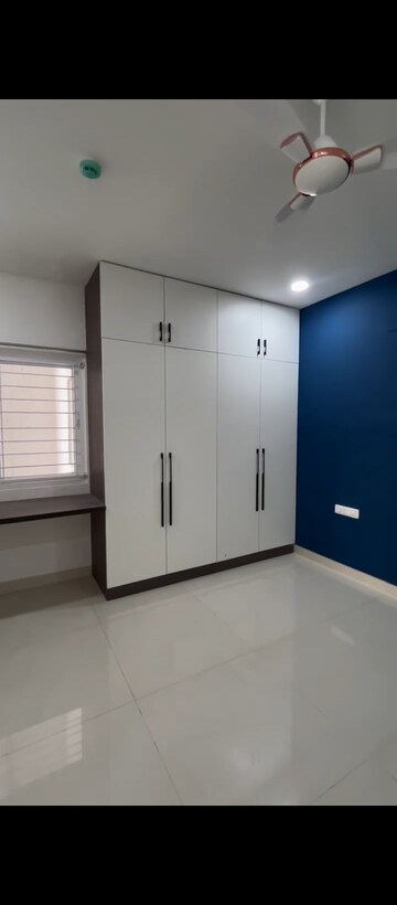 Room in 3.5 BHK Apartment at Prestige Tranquil, Kokapet – for Rent