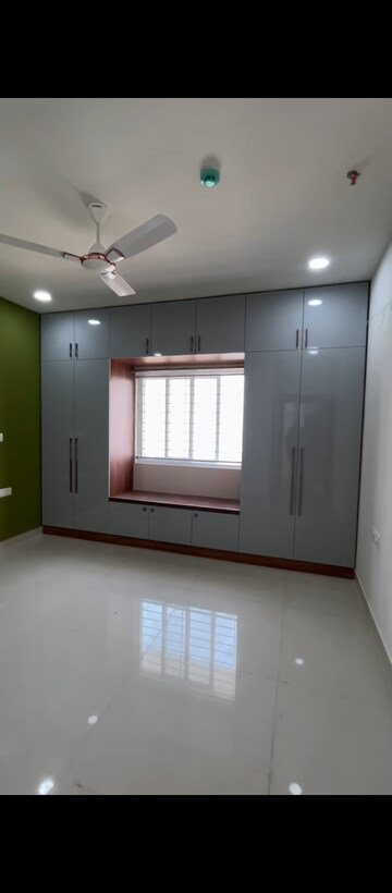 Room in 3.5 BHK Apartment at Prestige Tranquil, Kokapet – for Rent
