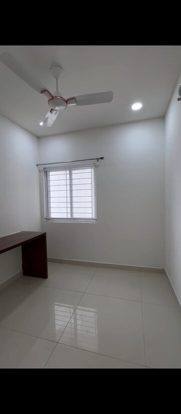 Room in 3.5 BHK Apartment at Prestige Tranquil, Kokapet – for Rent