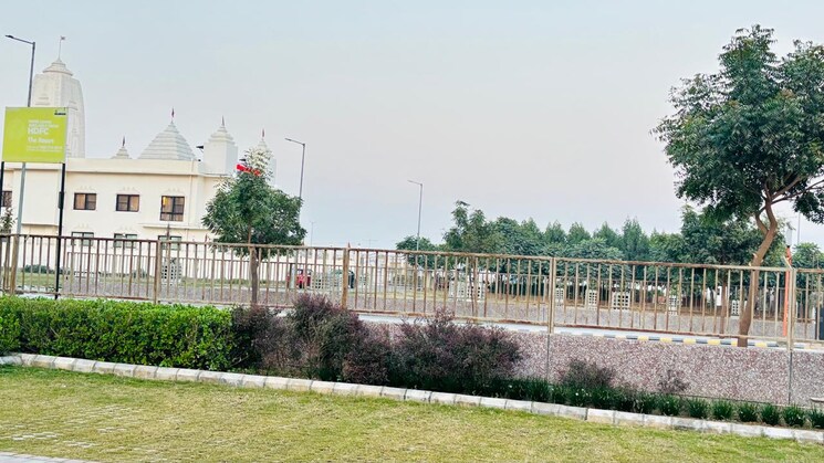 Master Bedroom, aditya-world-city-residences 4 Bedroom 2938 Sq.Ft. Apartment In Shahpur Bamheta Ghaziabad 8113049