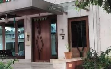 4 BHK Villa For Sale in Mahim West