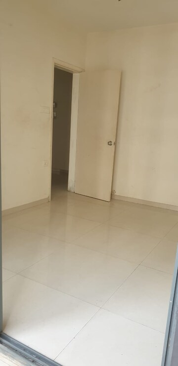 Room in 2 BHK Apartment at Rohan Madhuban, Bavdhan – for Rent