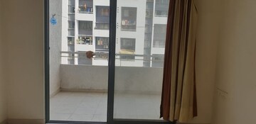 Room in 2 BHK Apartment at Rohan Madhuban, Bavdhan – for Rent