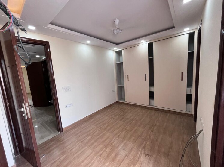 Room, kalkaji 2 Bedroom 100 Sq.Yd. Builder Floor In Kalkaji Delhi 8113072