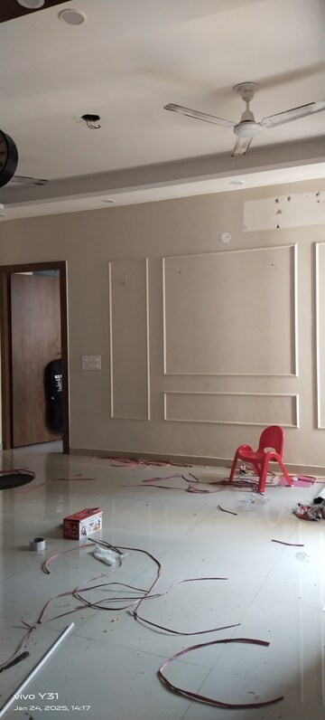 Furnished Amenities in 3 BHK Apartment at Sector 16c Greater Noida – for Rent