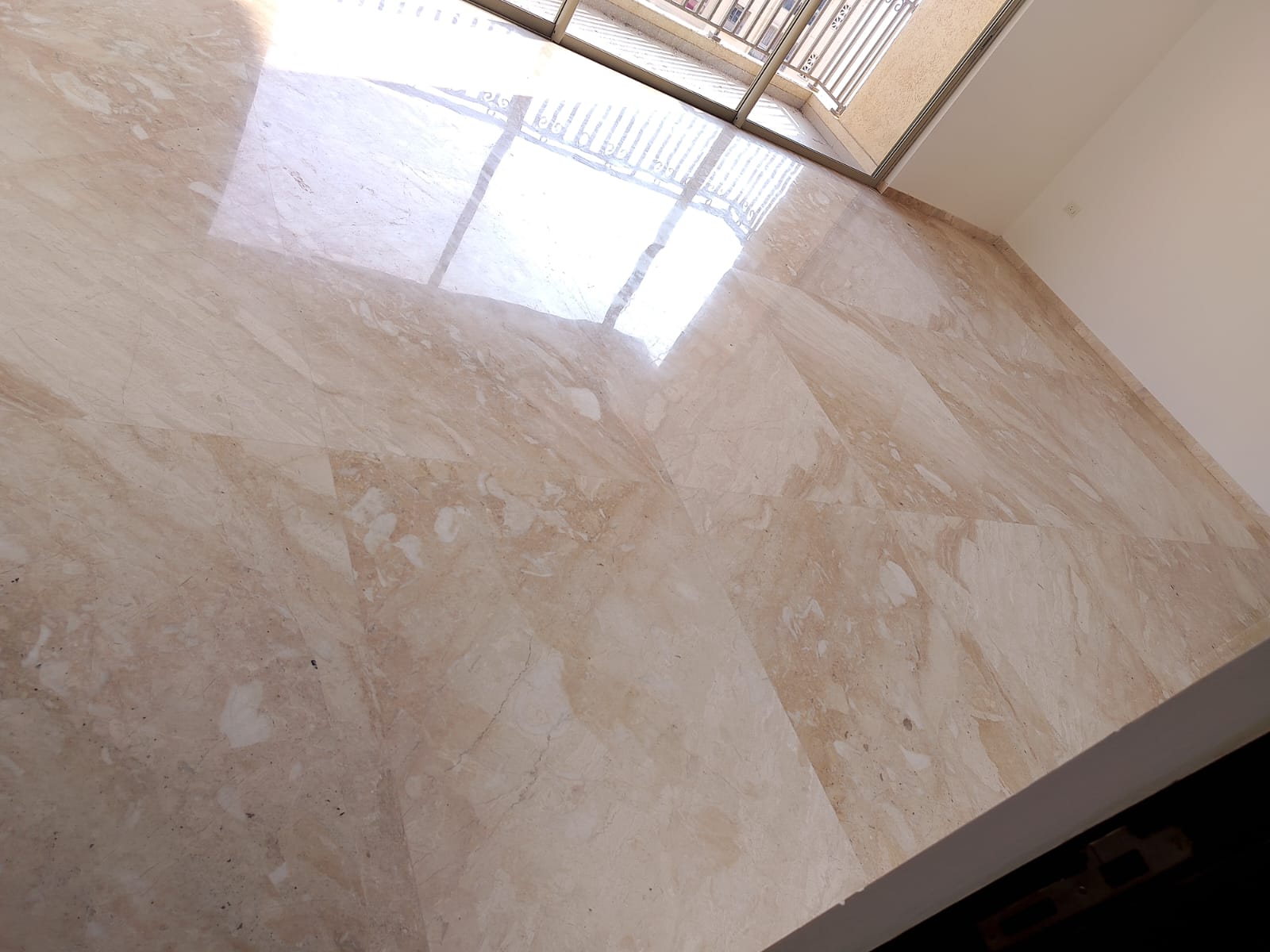 2 BHK + Extra Room Apartment For Sale in Hiranandani Fortune City