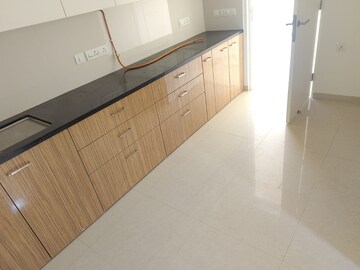 Room in 2 BHK Apartment at Hiranandani Fortune City, New Panvel – for Sale
