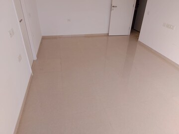 Room in 2 BHK Apartment at Hiranandani Fortune City, New Panvel – for Sale