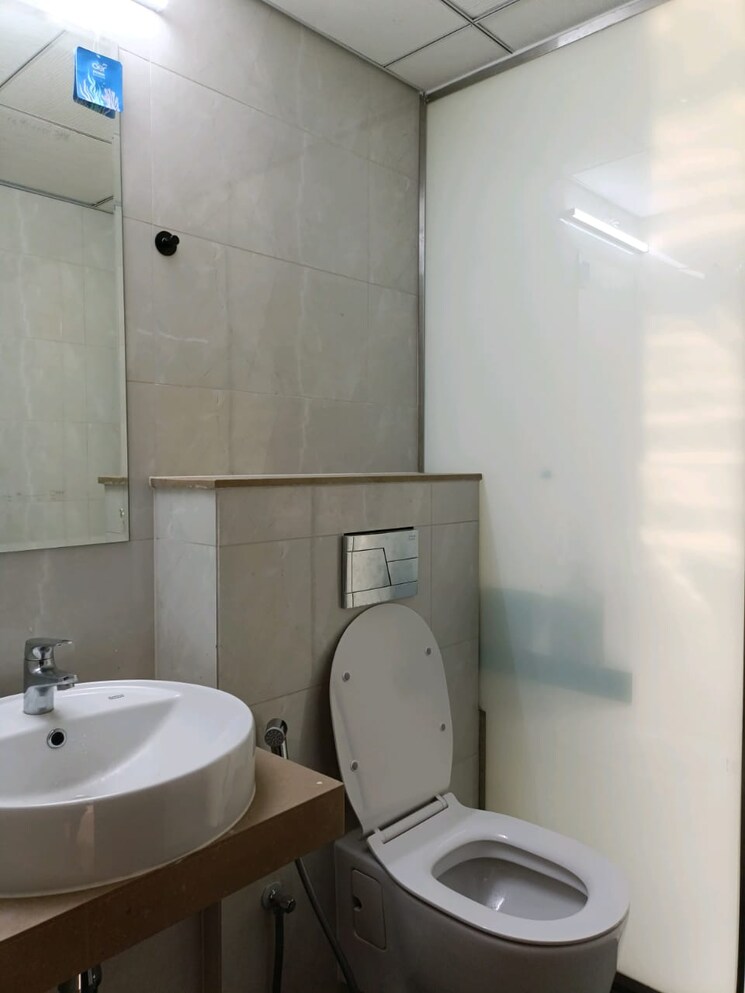 Bathroom, mahindra-vivante 1 Bedroom 430 Sq.Ft. Apartment In Andheri East Mumbai 8113087