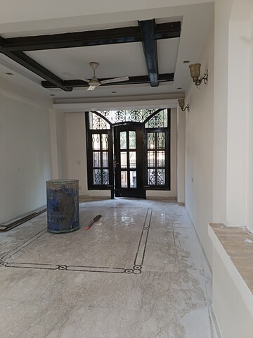 Room in 3 BHK Independent House at Sector 39 – for Rent