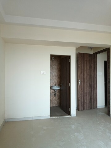 Room in 2 BHK Apartment at Indiabulls One Indiabulls Park, New Panvel – for Sale