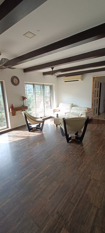 Master Bedroom in 3 BHK Apartment at Kalpataru Hills, Manpada – for Sale