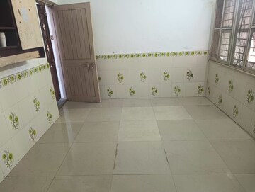 Room in 1 BHK Apartment at Jivrajpark – for Rent