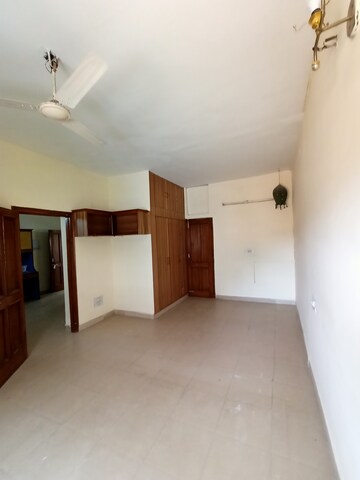 Room in 2 BHK Independent House at Sector 16 – for Rent