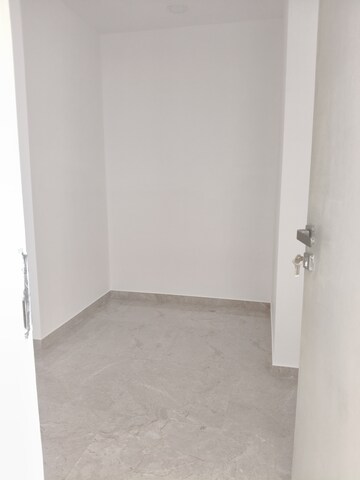 Room in 1 BHK Apartment at Hiranandani The Walk Castalia, Ghodbunder Road – for Sale