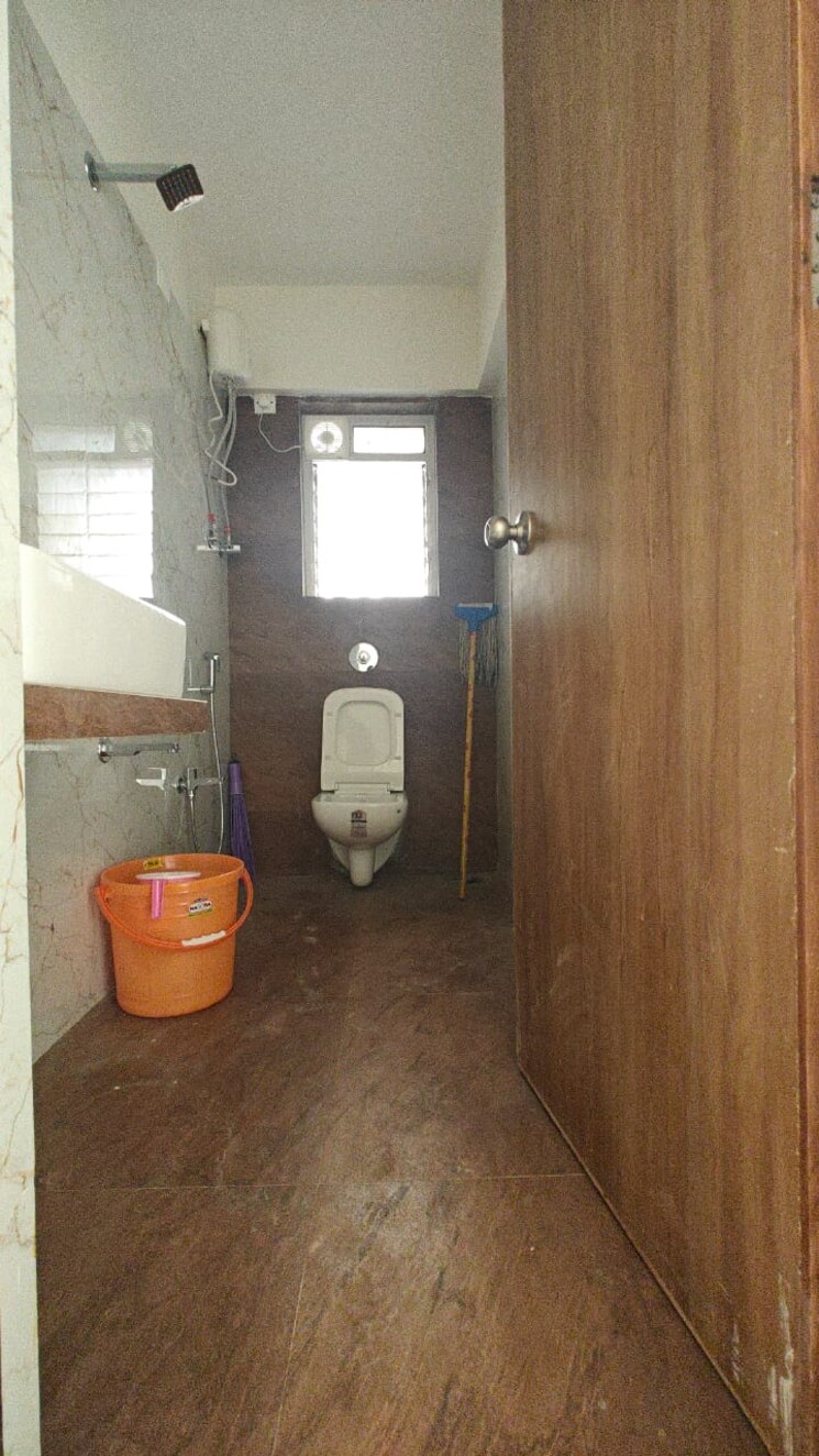 Bathroom, shiv-parvati-chs-borivali-west 1 Bedroom 427 Sq.Ft. Apartment In Borivali West Mumbai 8113217