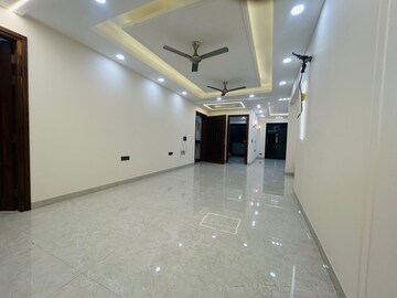 Room in 3 BHK Builder Floor at Sector 23 – for Rent