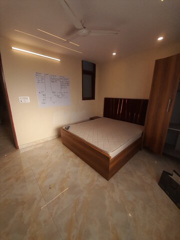 Furnished Amenities in 1 BHK Builder Floor at DLF City Phase III, Sector 24 – for Rent