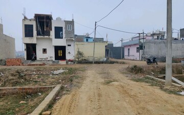 Plot For Sale in Sector 82