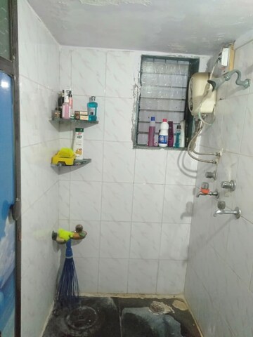 Bathroom in 1 BHK Apartment at Dombivli West – for Rent