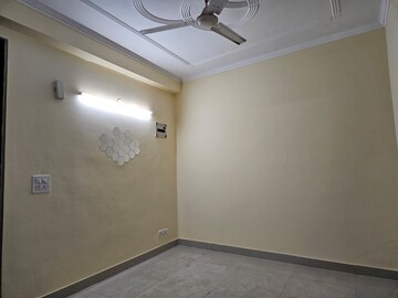 Room in 1 BHK Builder Floor at Saket – for Rent