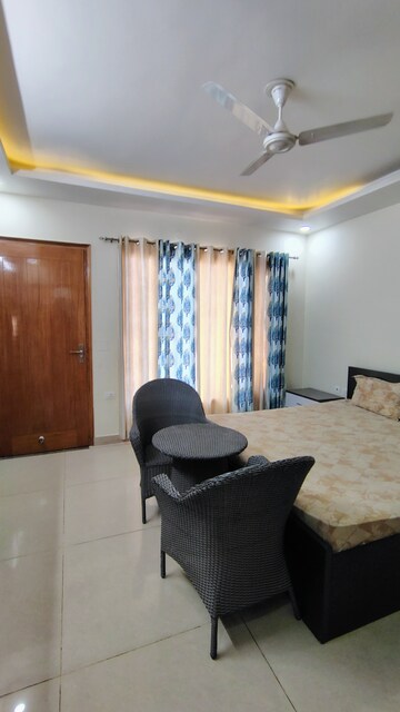 Living Room in 3 BHK Builder Floor at Sector 38 – for Rent