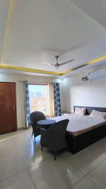 Bedroom in 3 BHK Builder Floor at Sector 38 – for Rent