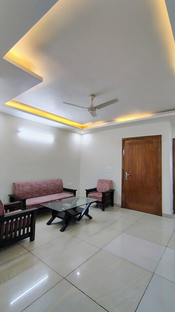 Living Room in 3 BHK Builder Floor at Sector 38 – for Rent