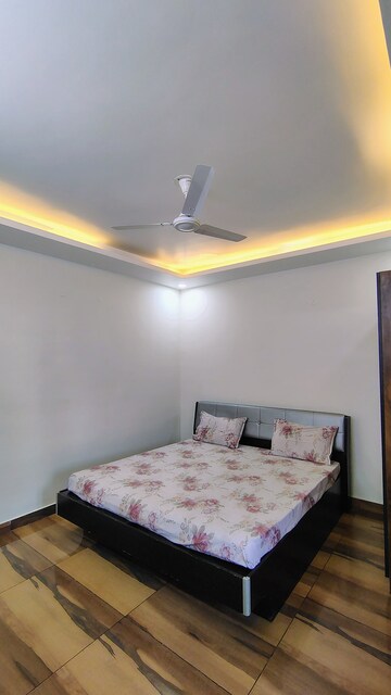 Bedroom in 3 BHK Builder Floor at Sector 38 – for Rent