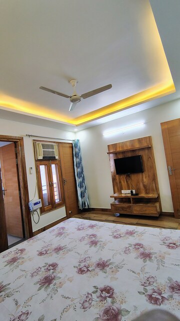 Living Room in 3 BHK Builder Floor at Sector 38 – for Rent