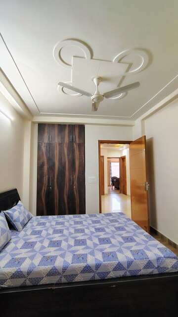 Bedroom in 3 BHK Builder Floor at Sector 38 – for Rent