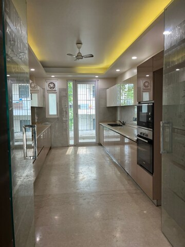 Building Lobby in 4 BHK Builder Floor at Ansal Sushant Lok I, Sector 43 – for Rent